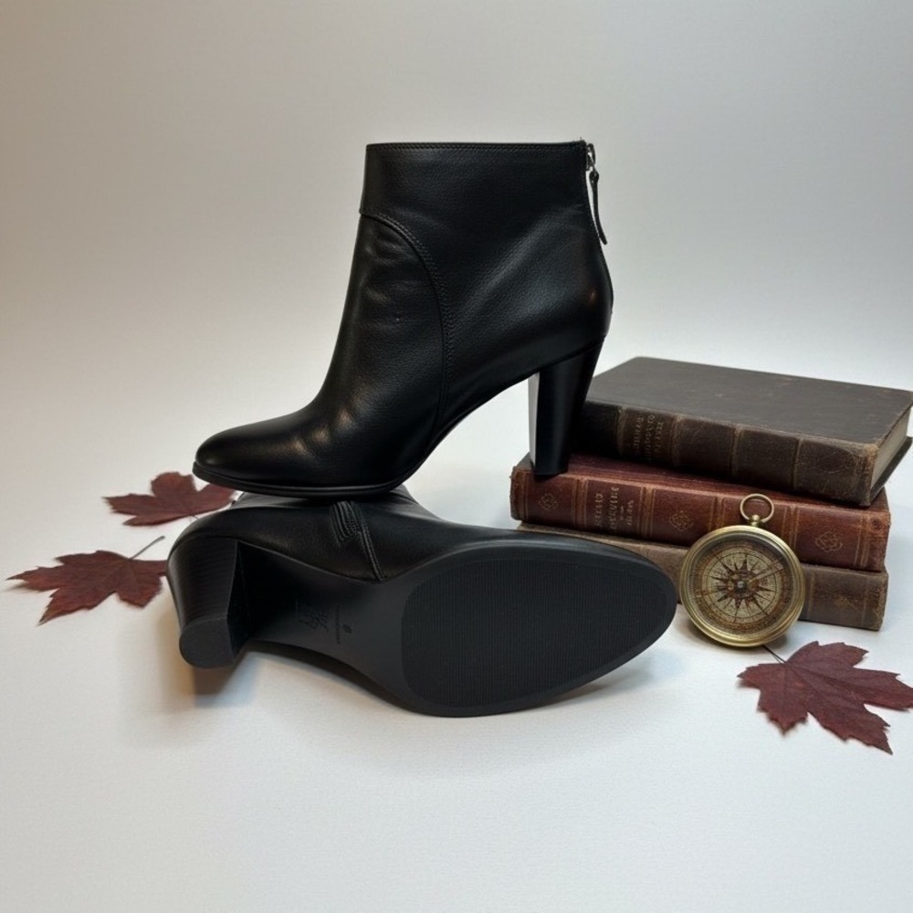 Adrienne Vittadini Black Leather Ankle Boots Block Heel Chic Trendy Zip Size 8M